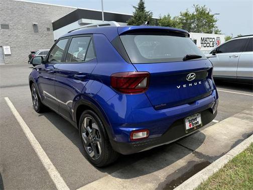 2022 Hyundai VENUE Limited