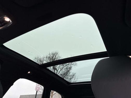 2019 Volvo XC60 Recharge Plug-In Hybrid T8 R-Design