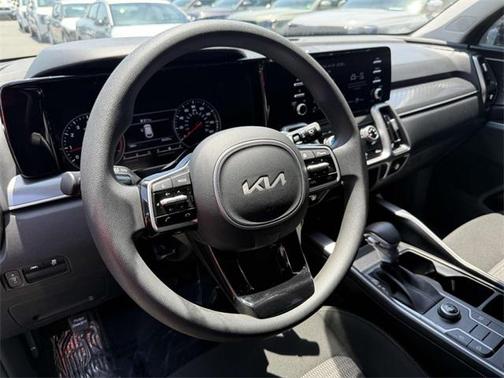 2023 Kia Sorento LX
