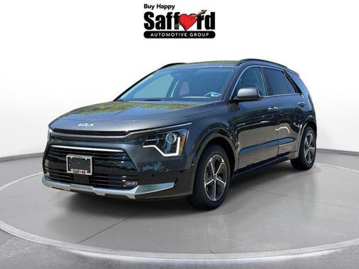 Interstellar Gray 2025 Kia Niro SX