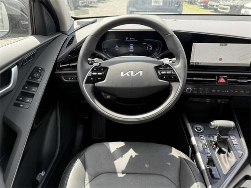 2025 Kia Niro SX