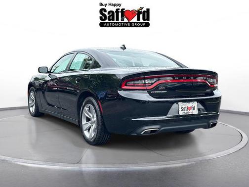 Pitch Black Clearcoat 2016 Dodge Charger SXT
