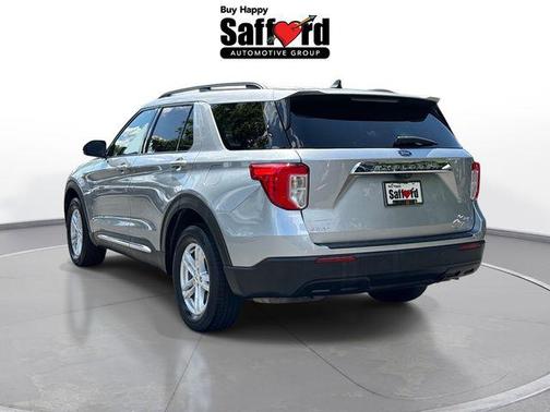 Iconic Silver Metallic 2021 Ford Explorer XLT