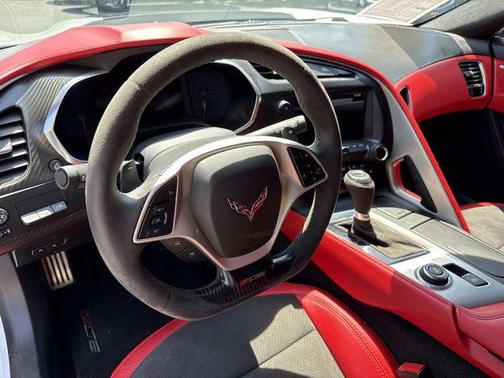 Arctic White 2017 Chevrolet Corvette Z06
