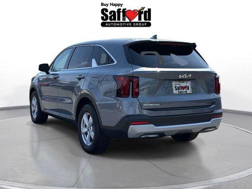 Everlasting Silver 2025 Kia Sorento LX
