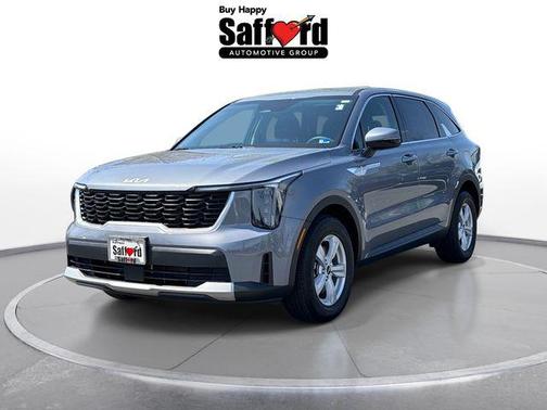Everlasting Silver 2025 Kia Sorento LX