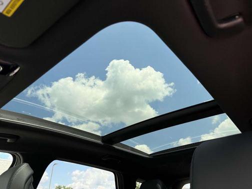 Snow White Pearl 2025 Kia Sportage Plug-In Hybrid X-Line Prestige