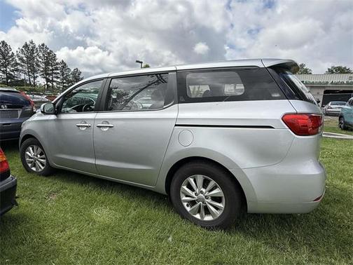 2016 Kia Sedona L