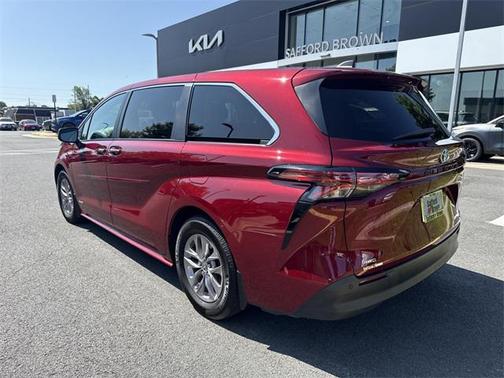 2021 Toyota Sienna XLE 7 Passenger