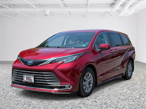2021 Toyota Sienna XLE 7 Passenger