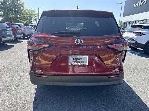 2021 Toyota Sienna XLE 7 Passenger