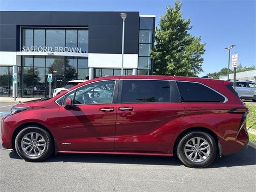 2021 Toyota Sienna XLE 7 Passenger