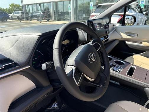 2021 Toyota Sienna XLE 7 Passenger