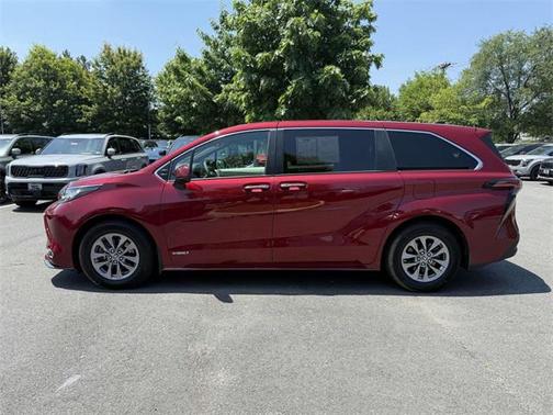 2021 Toyota Sienna XLE 7 Passenger
