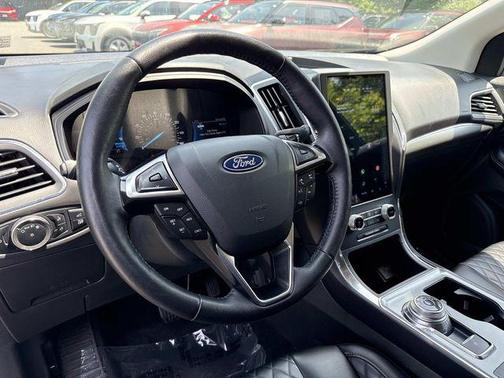 Agate Black Metallic 2024 Ford Edge Titanium
