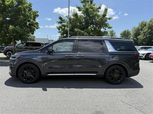 2022 Kia Carnival SX