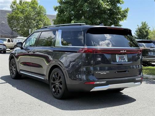 2022 Kia Carnival SX