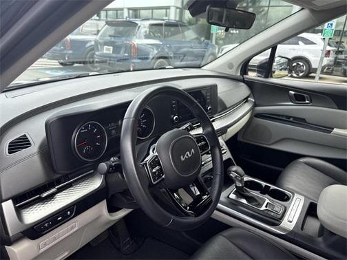 2022 Kia Carnival SX