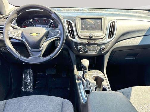 Silver Ice Metallic 2022 Chevrolet Equinox 1LT