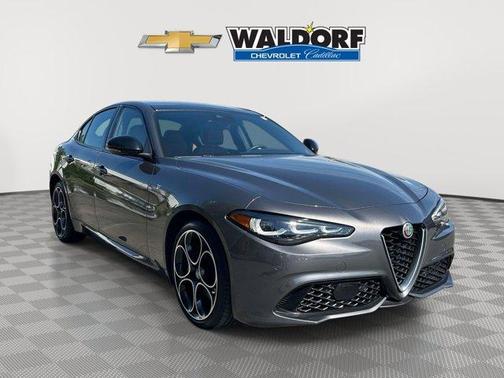 Vesuvio Gray Metallic 2024 Alfa Romeo Giulia Ti