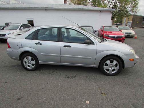 2006 Ford Focus ZX4 SES