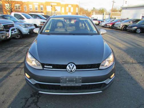 2017 Volkswagen Golf Alltrack TSI SE