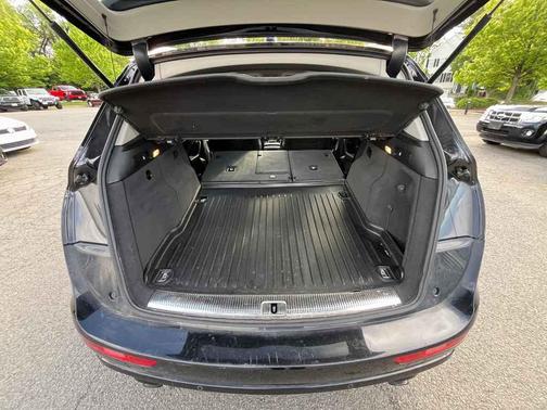 Black 2012 Audi Q5 2.0T Premium