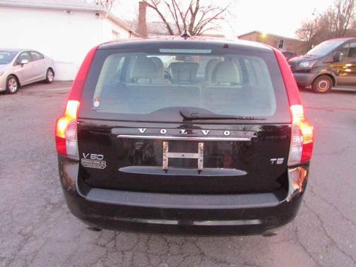 2011 Volvo V50 T5
