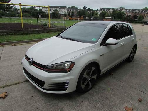 2016 Volkswagen Golf GTI 2.0T SE 4-Door