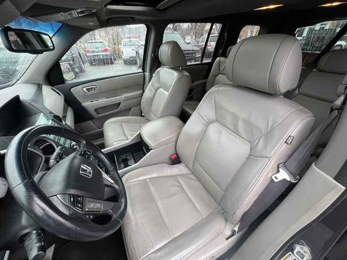 2011 Honda Pilot EX-L w/ Navigation