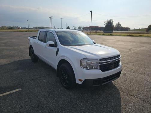 OXFORD WHITE 2022 Ford Maverick LARIAT