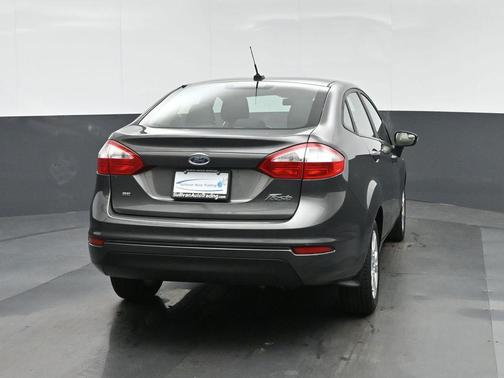 Magnetic 2016 Ford Fiesta SE