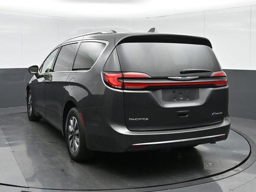2021 Chrysler Pacifica Hybrid Touring L