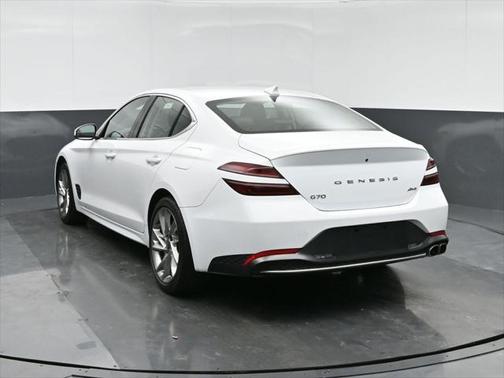 2022 Genesis G70 2.0T AWD