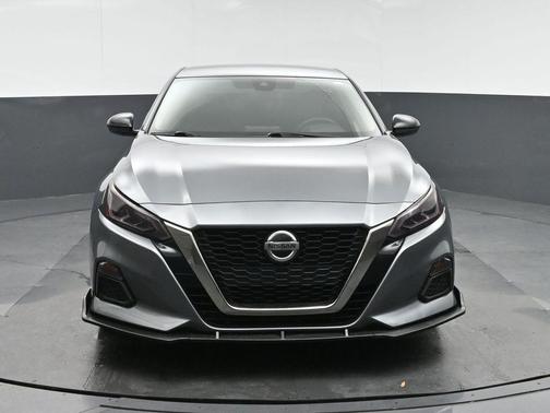 2020 Nissan Altima SR FWD