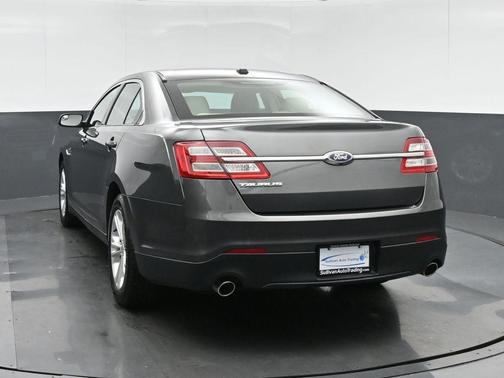 2017 Ford Taurus SE