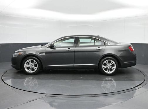 2017 Ford Taurus SE