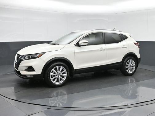 Pearl White Tricoat 2022 Nissan Rogue Sport SV