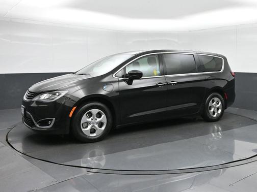 2017 Chrysler Pacifica Hybrid Touring Plus