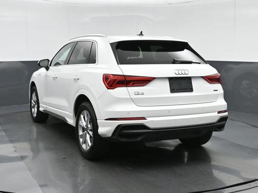 Glacier White Metallic 2023 Audi Q3 Premium 45 TFSI S line quattro Tiptronic