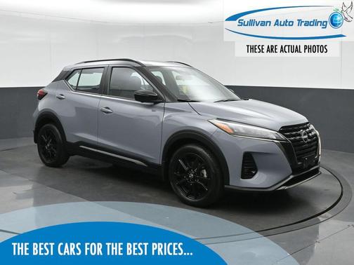 Boulder Gray Pearl 2023 Nissan Kicks SR