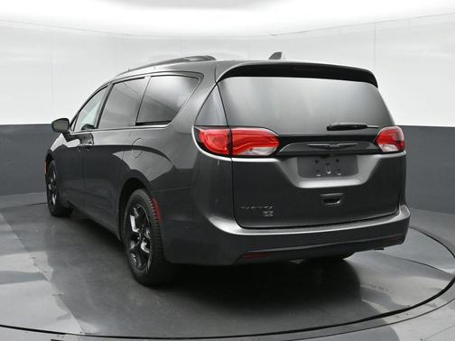 2020 Chrysler Pacifica Touring-L Plus