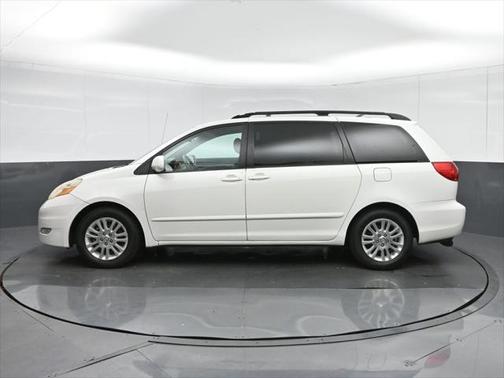 2010 Toyota Sienna XLE