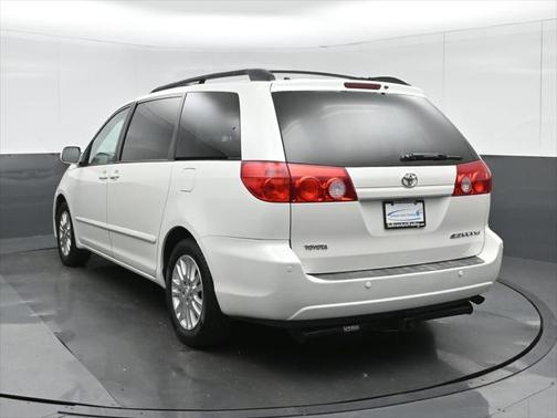 2010 Toyota Sienna XLE