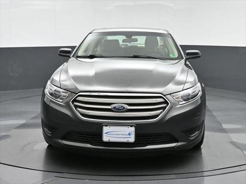 2017 Ford Taurus SE