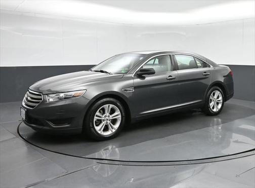 2017 Ford Taurus SE