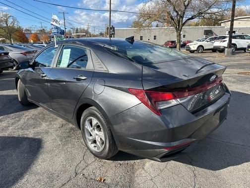 2021 Hyundai ELANTRA SE