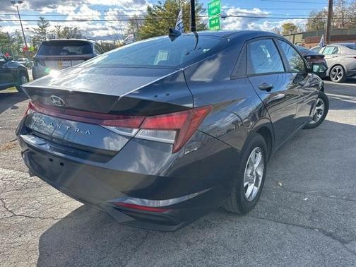 2021 Hyundai ELANTRA SE