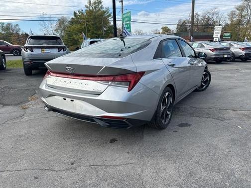 2022 Hyundai ELANTRA Limited