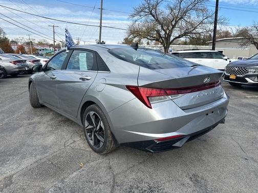 2022 Hyundai ELANTRA Limited